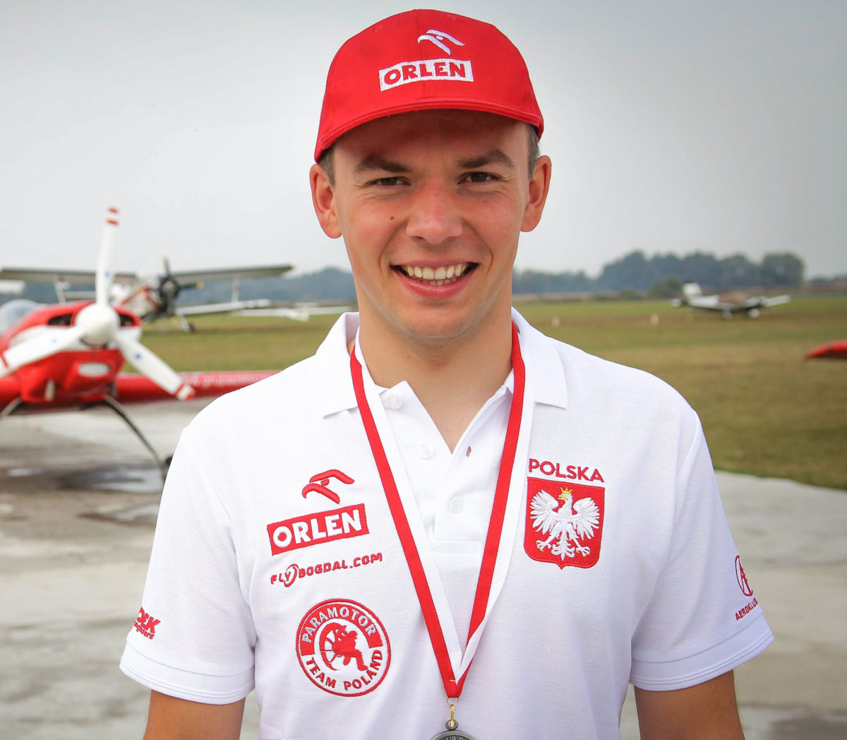 http://wojtekbogdal.com/wp-content/uploads/2018/09/profil-1200x1048.jpg