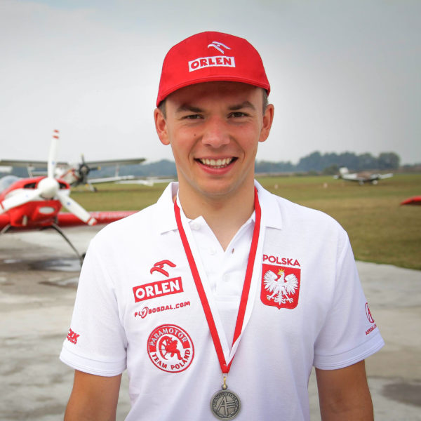 //wojtekbogdal.com/wp-content/uploads/2018/09/profil-e1555341183909.jpg